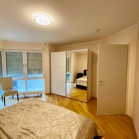Schone In Frankfurt Am Main-dornbusch